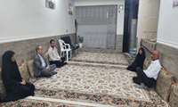 دیدار فرماندار شهرستان دیّر با خانواده شهید انقلاب احمد حیدری