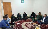 دیدار فرماندار دیّر با خانواده شهدا و تجلیل از ایثارگری آنان 